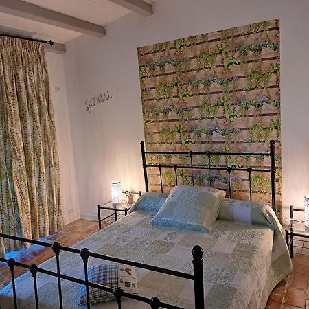 Lou Pin Dou Papet Bed & Breakfast Roquevaire Eksteriør bilde