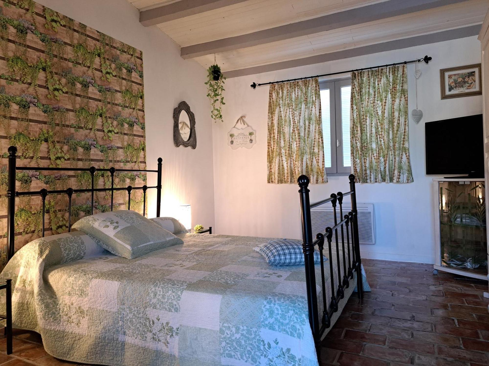 Lou Pin Dou Papet Bed & Breakfast Roquevaire Rom bilde